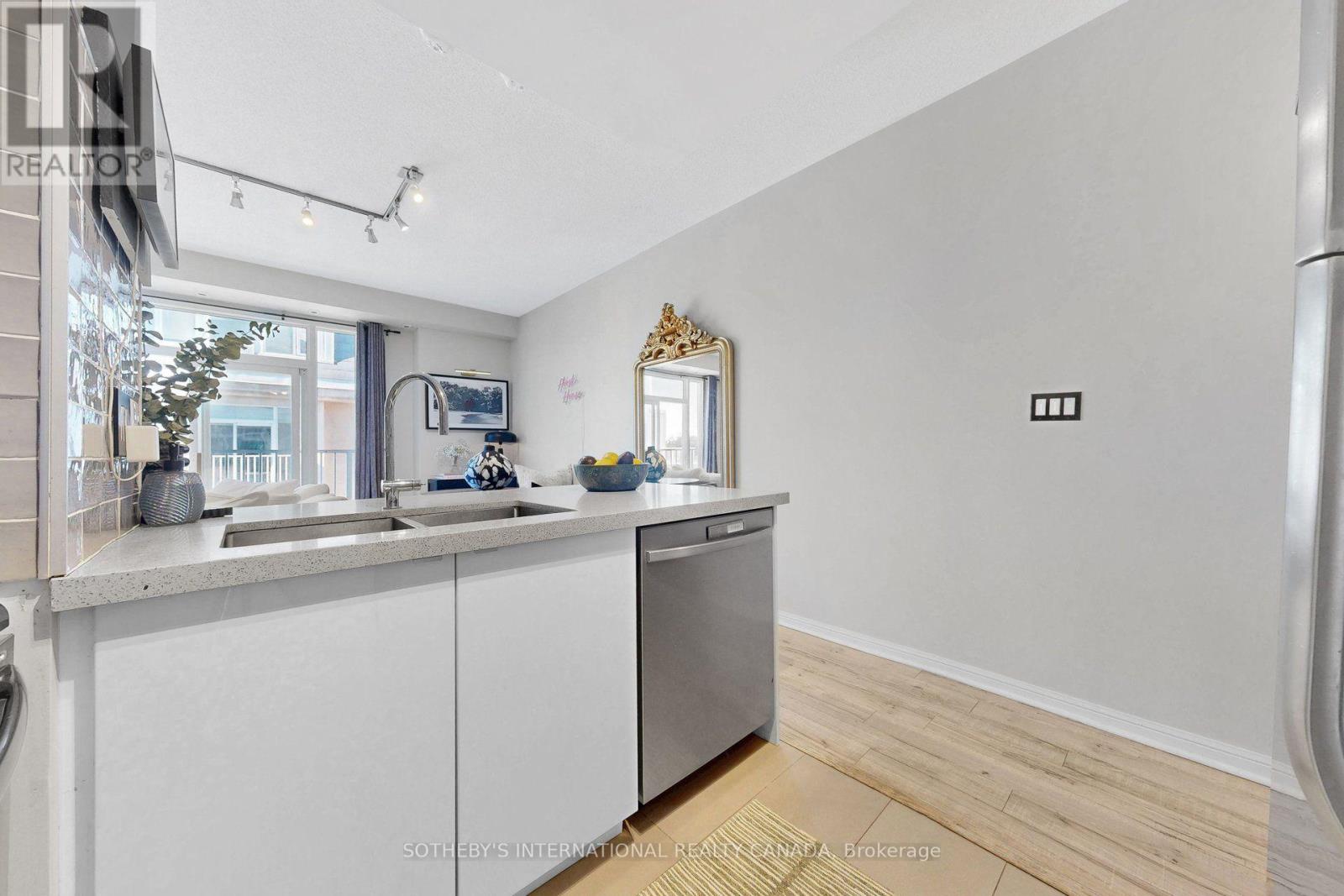 377- 32 Stadium Road, Toronto, ON photo 12