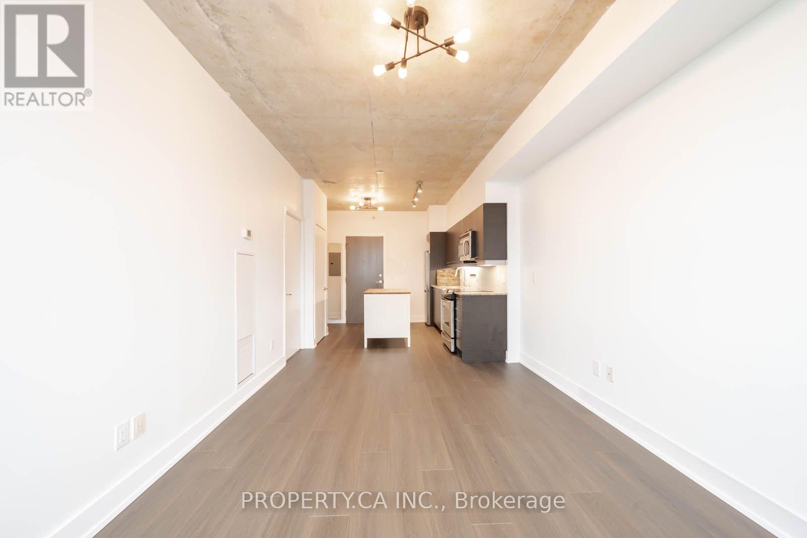 #506 90 TRINITY STREET - 12