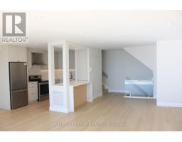 2431 - 33 Harbour Square, Toronto, ON M5J2G2 Photo 6