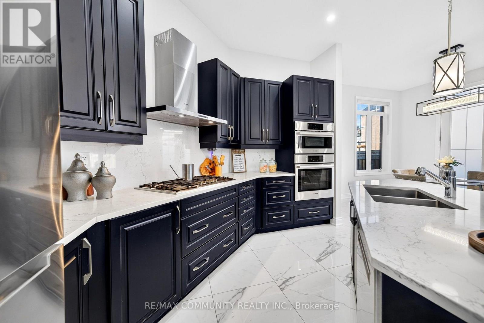 144 AUCKLAND DRIVE - 15