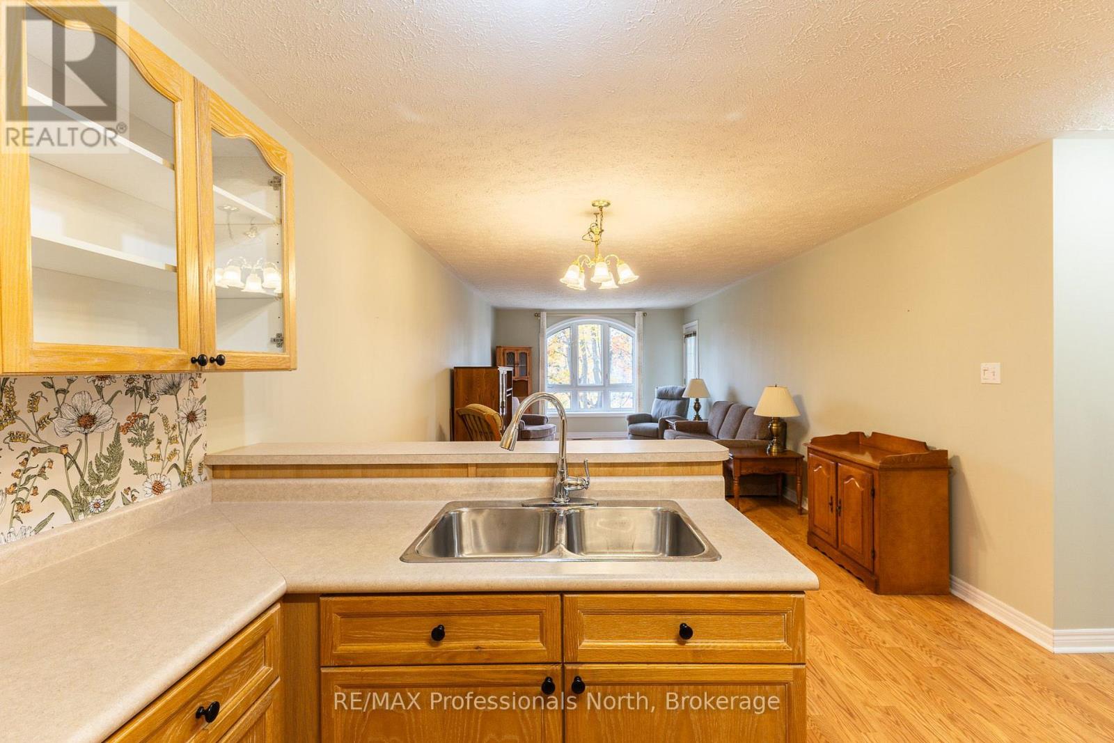 #204 35 DAIRY LANE W - Image 14