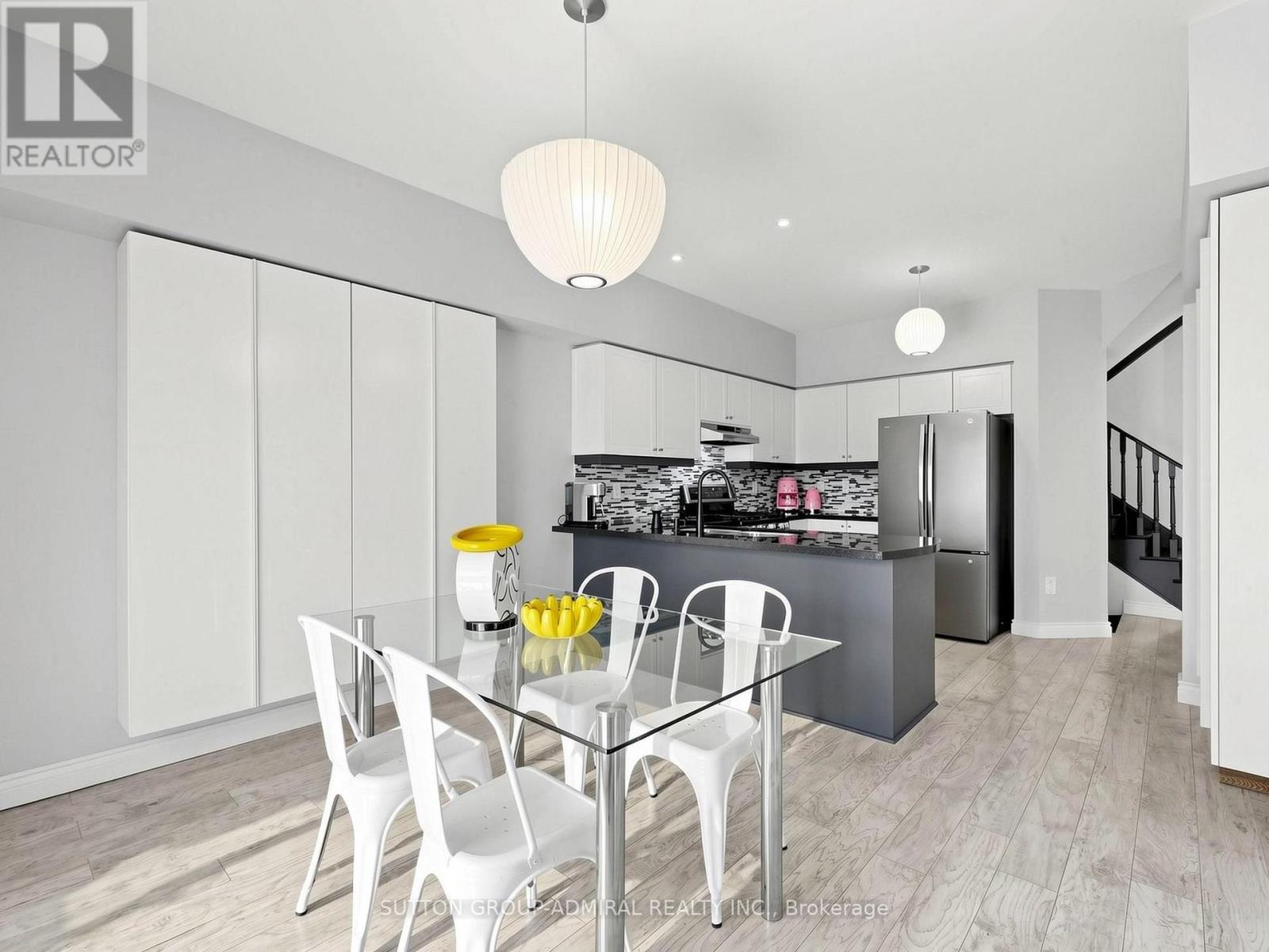 10 SILVER OAKS BOULEVARD - 8