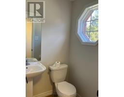 Bedroom 3 - 141 Black Cherry Crescent, Barrie, ON L4N9L1 Photo 6