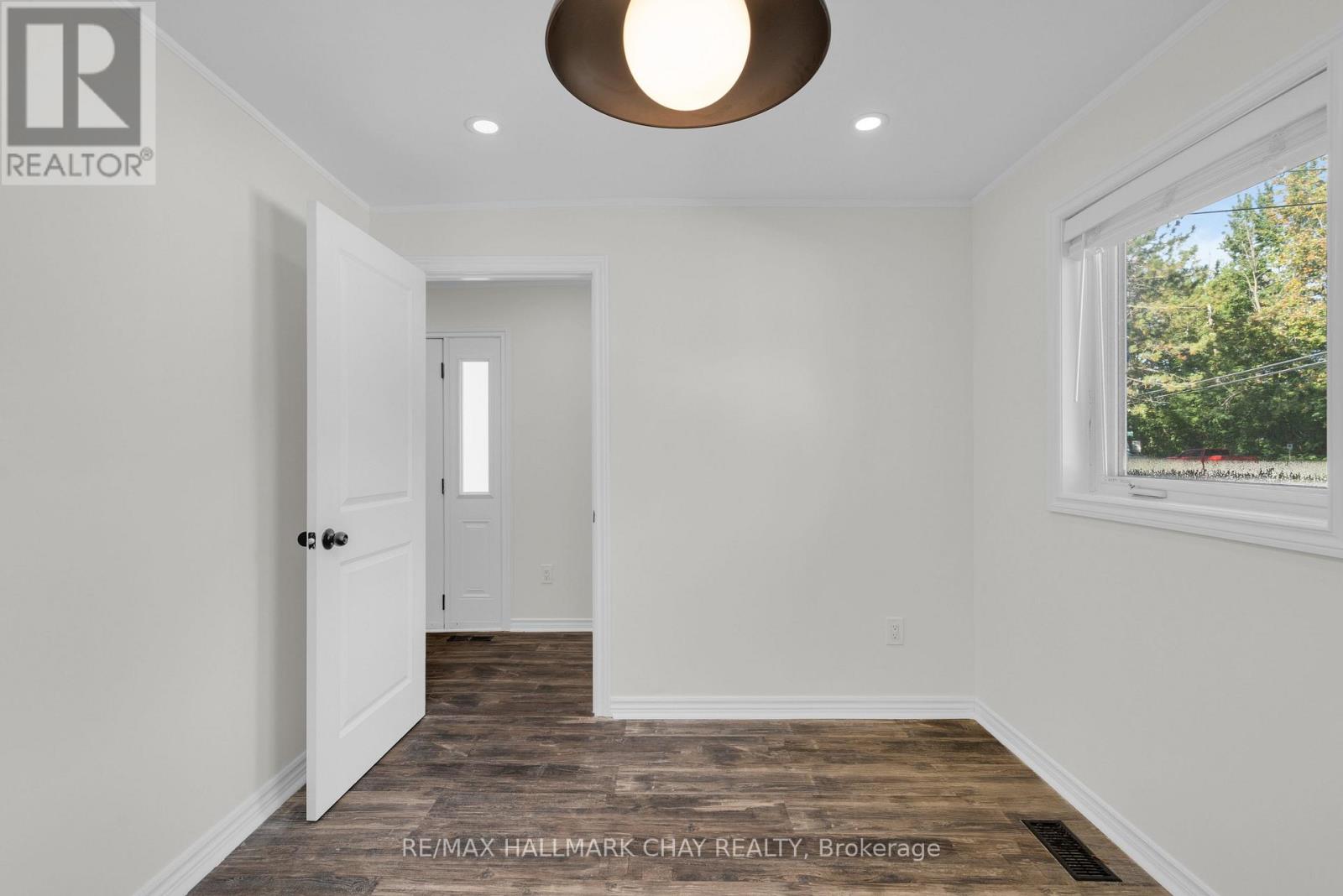 3391 Beachview Avenue, Severn, ON photo 5