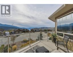 Living room - 547 Mt. Tanner Place, Coldstream, BC V1B4B4 Photo 13