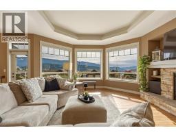 4pc Ensuite bath - 547 Mt. Tanner Place, Coldstream, BC V1B4B4 Photo 9