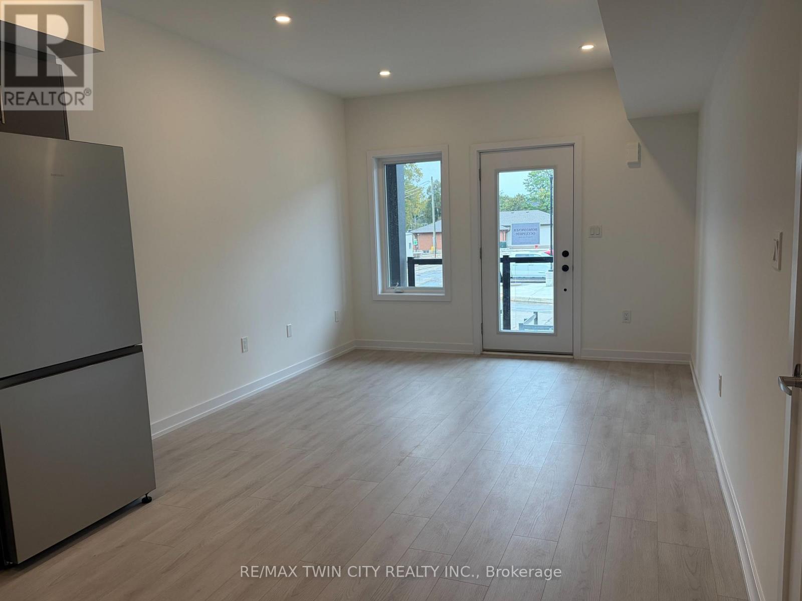80- 42 LOWES Road West, Guelph, ON photo 6