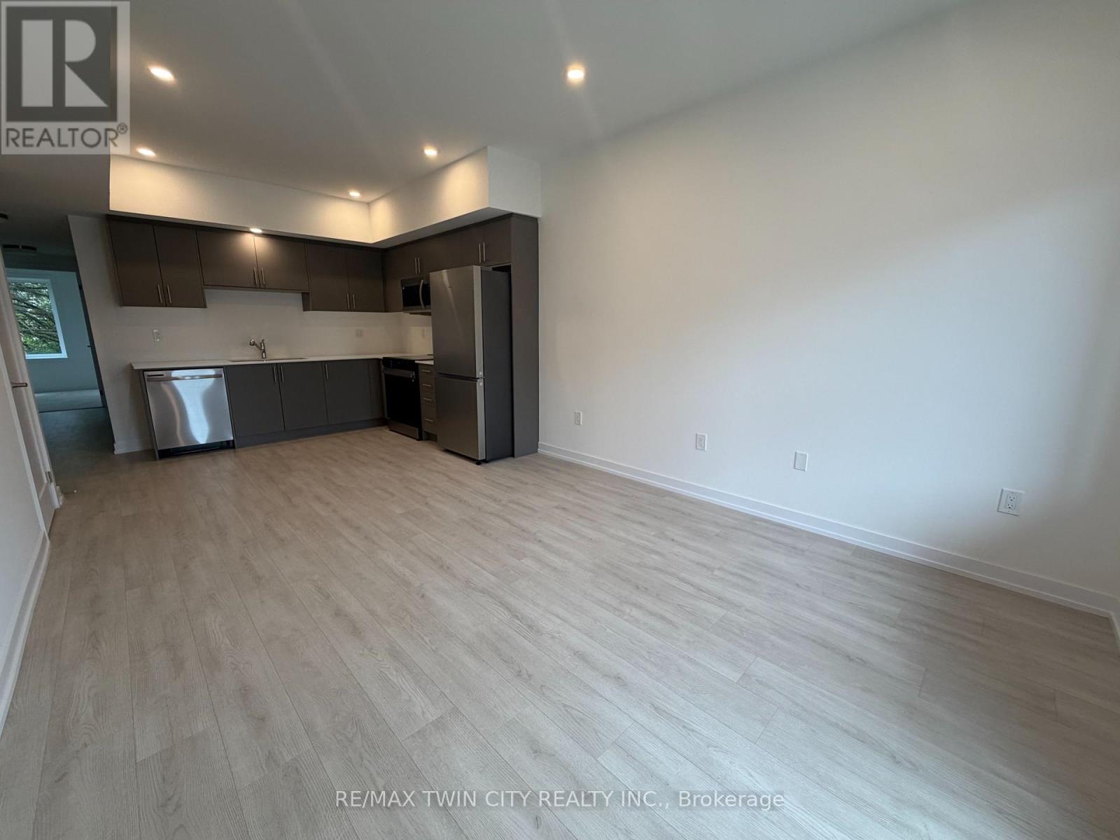 #80 42 LOWES ROAD W - 8