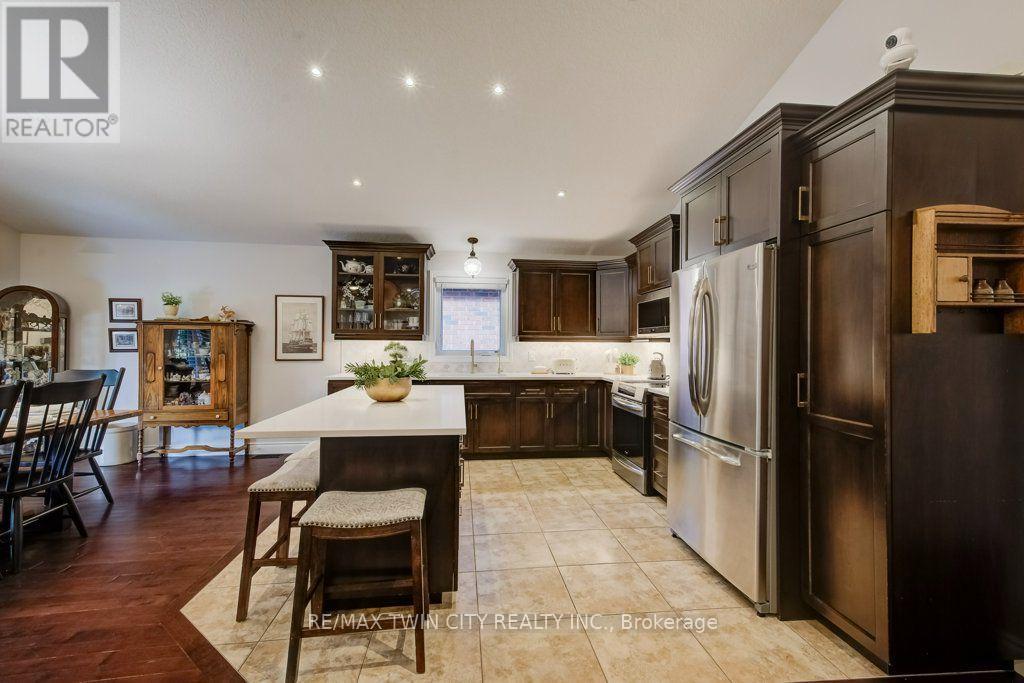 27 CORAL GABLES CRESCENT - 15