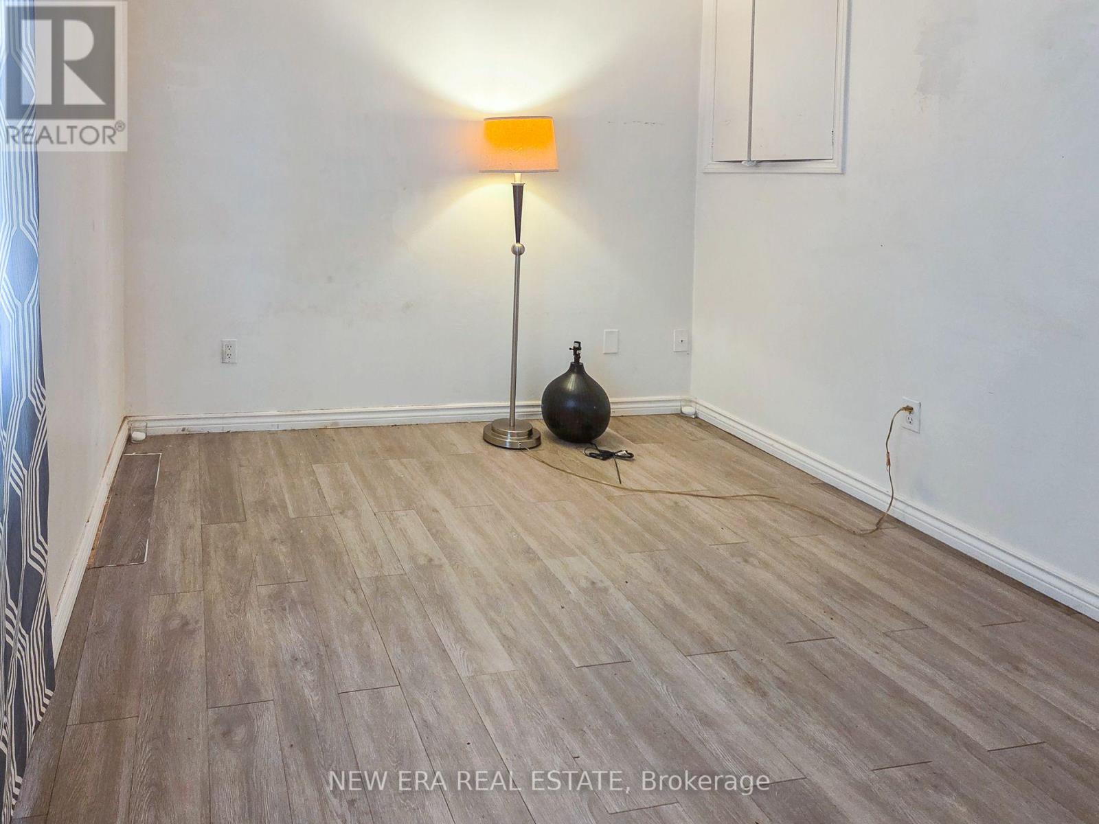 212 NIAGARA STREET - 10