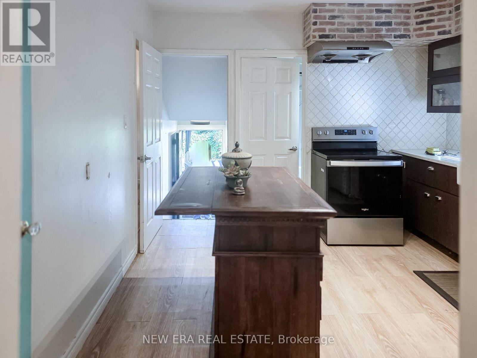 212 NIAGARA STREET - 15
