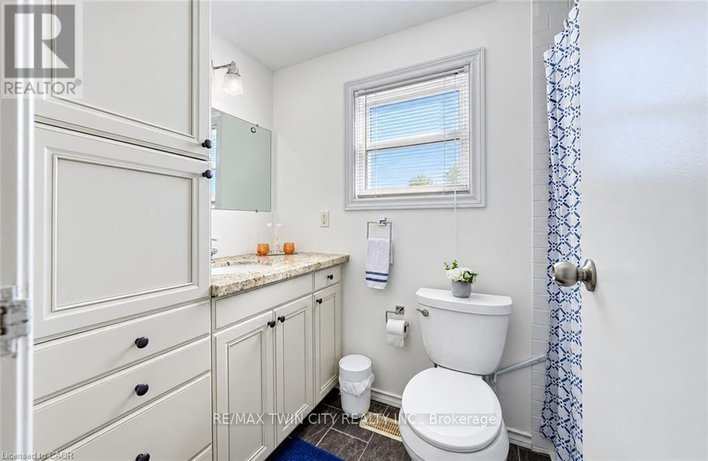 136 SEKURA Crescent, Cambridge, ON photo 20