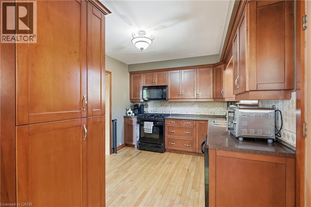 106 VICTOR Boulevard - 8