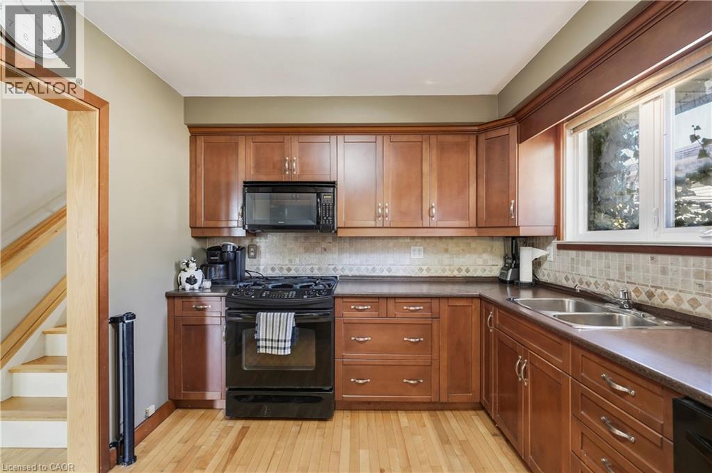106 VICTOR Boulevard - Image 9