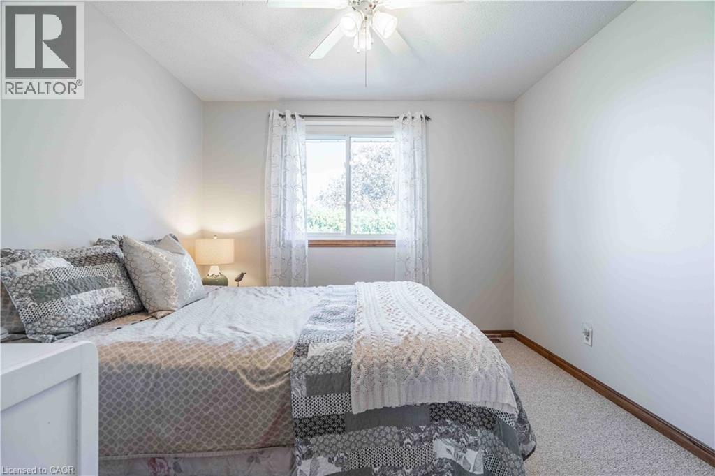 15 CLARE INNIS Court - 32