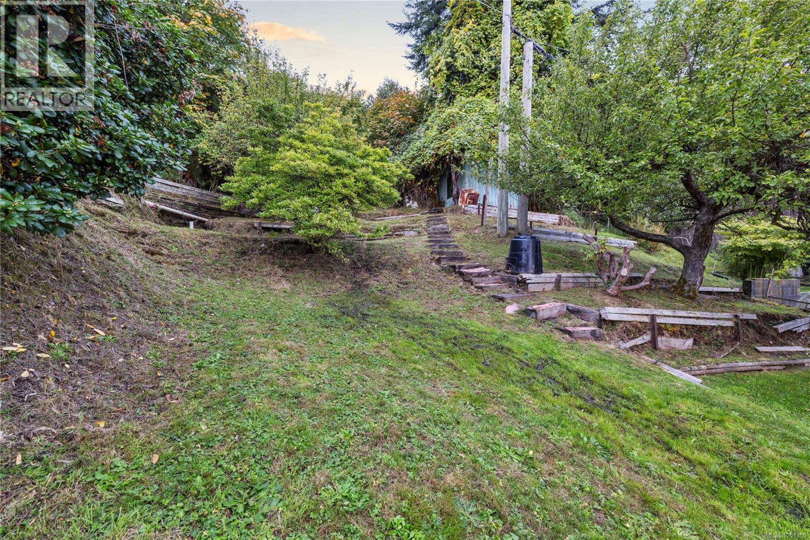 2535 Battersea Rd - Image 41