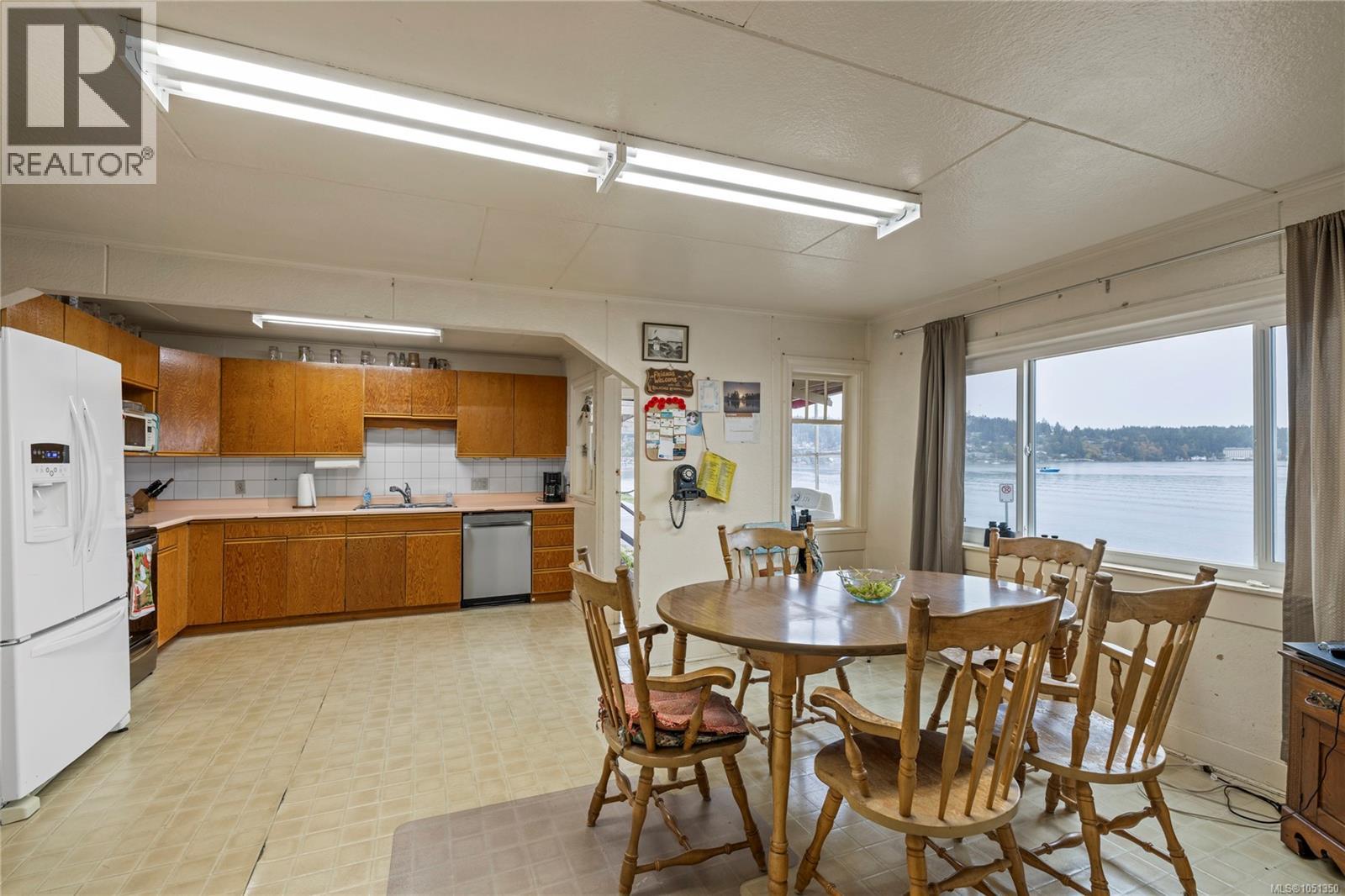 2535 Battersea Rd - 9