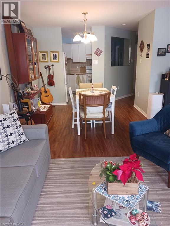 #108 8 HURON Street - 5