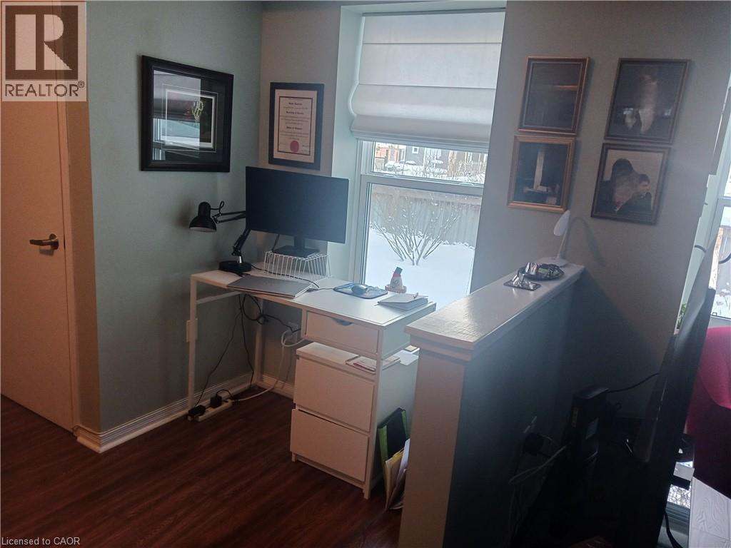 #108 8 HURON Street - 7