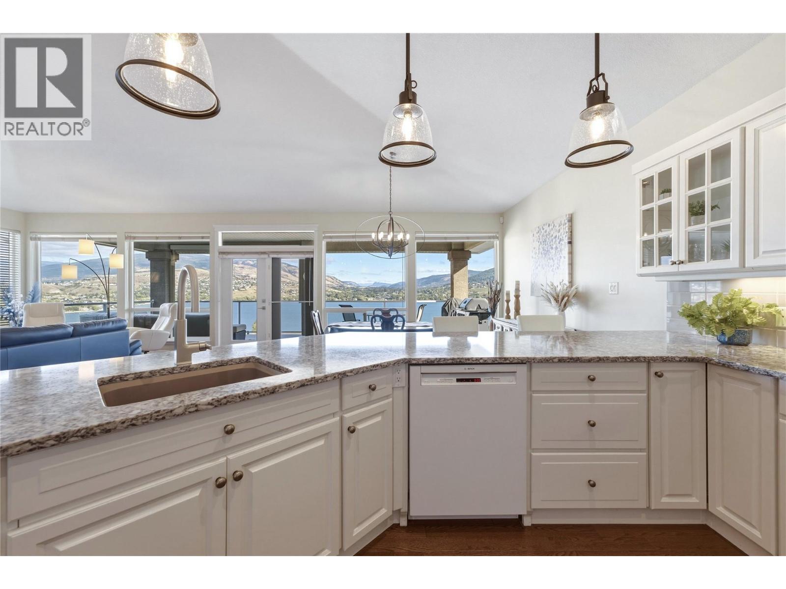 #3 8014 Whitestone Drive - Image 9