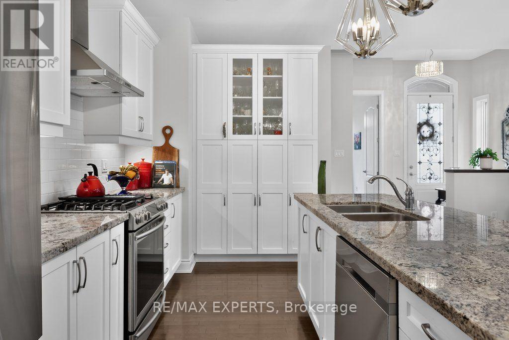 #15 19 WESTMOUNT DRIVE - 10