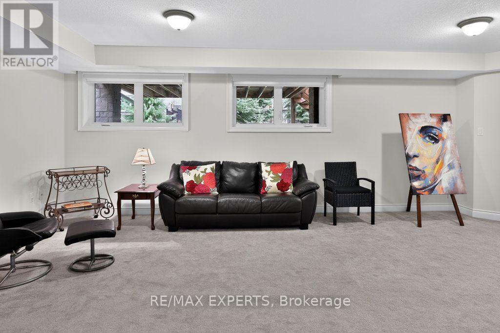 #15 19 WESTMOUNT DRIVE - 27