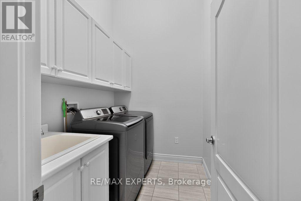 #15 19 WESTMOUNT DRIVE - 25