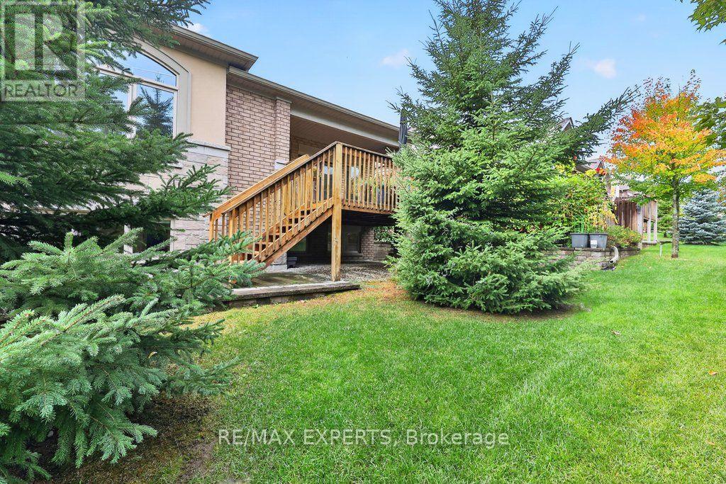 #15 19 WESTMOUNT DRIVE - 34