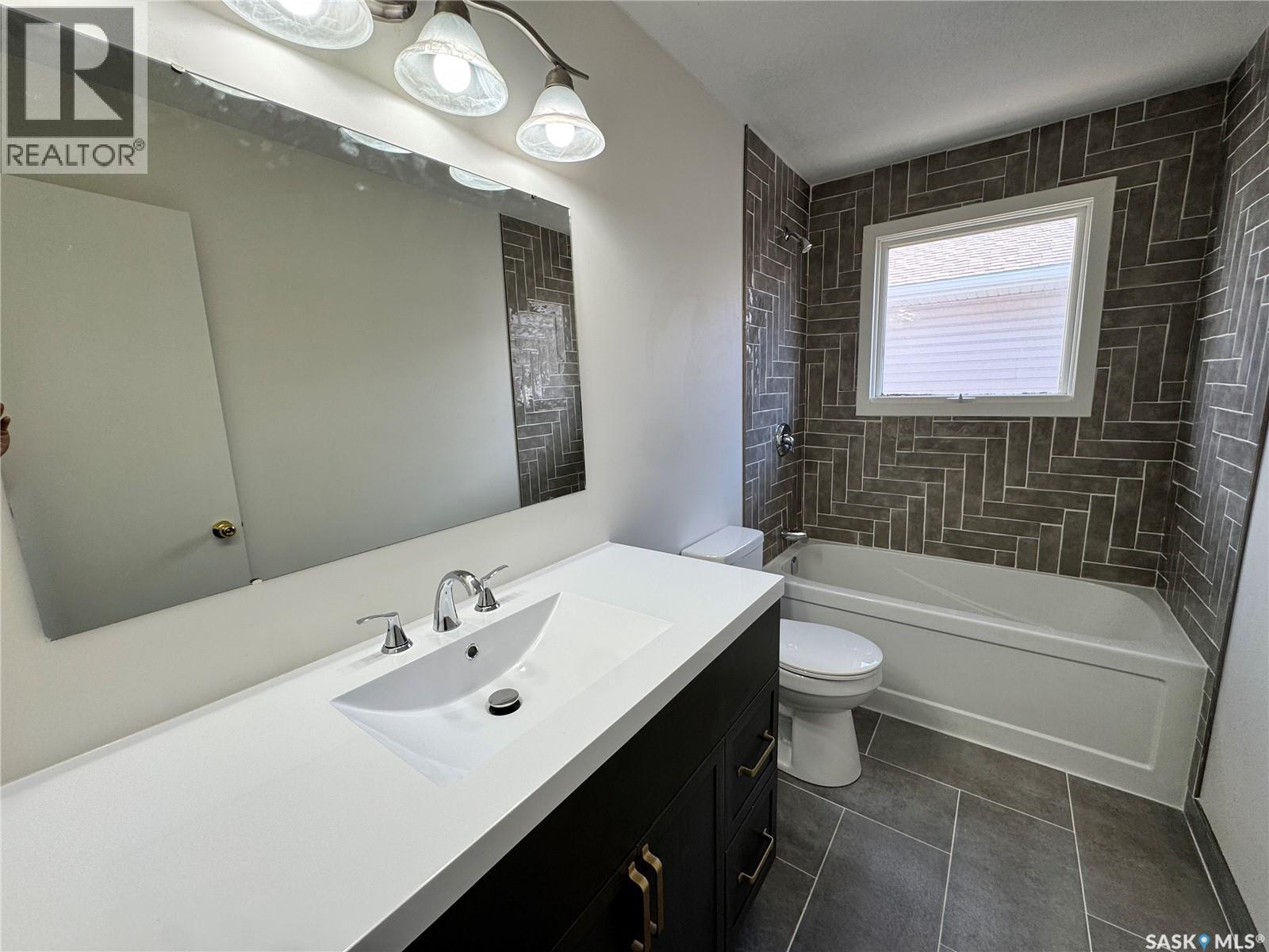 218 2nd AVENUE E, Biggar — photo 16