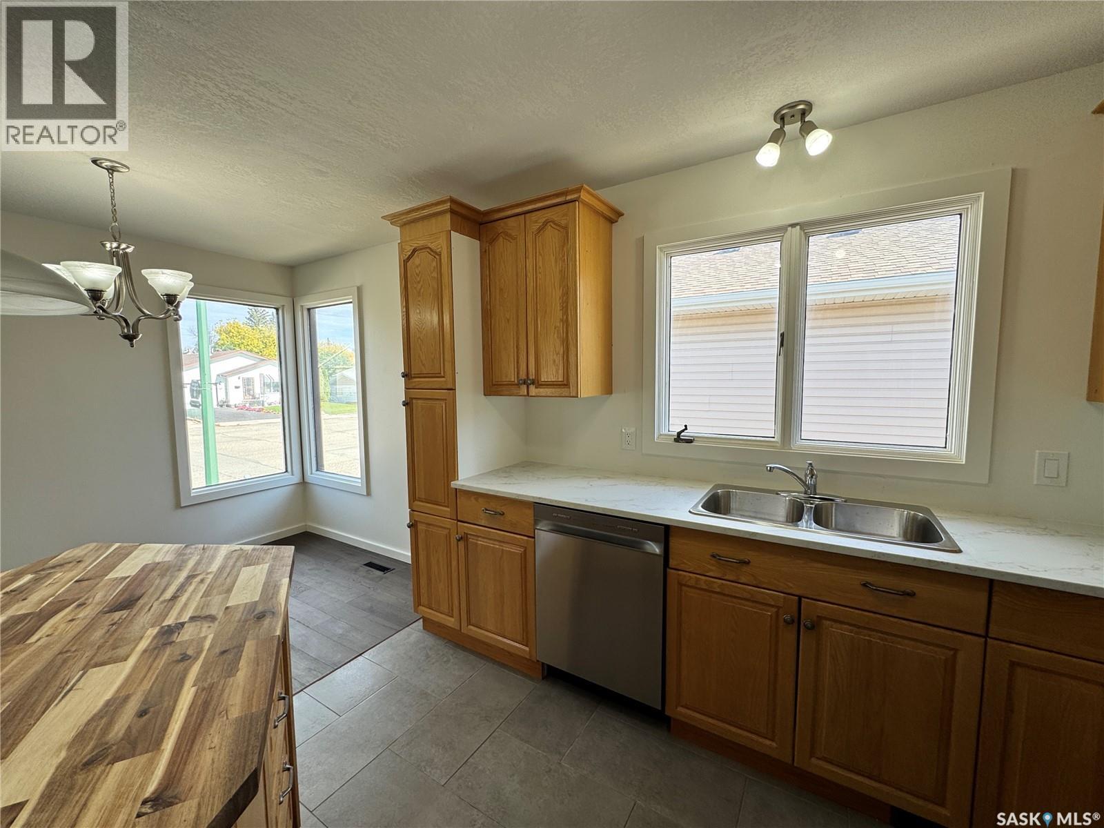 218 2nd AVENUE E, Biggar — photo 7