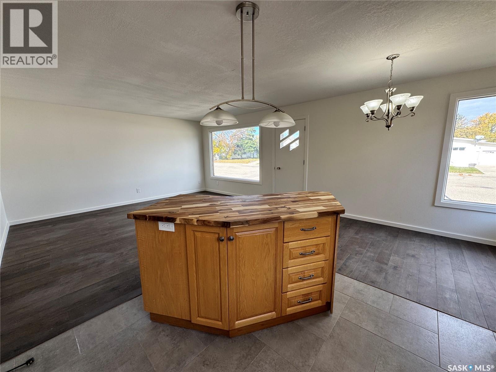 218 2nd AVENUE E, Biggar — photo 8