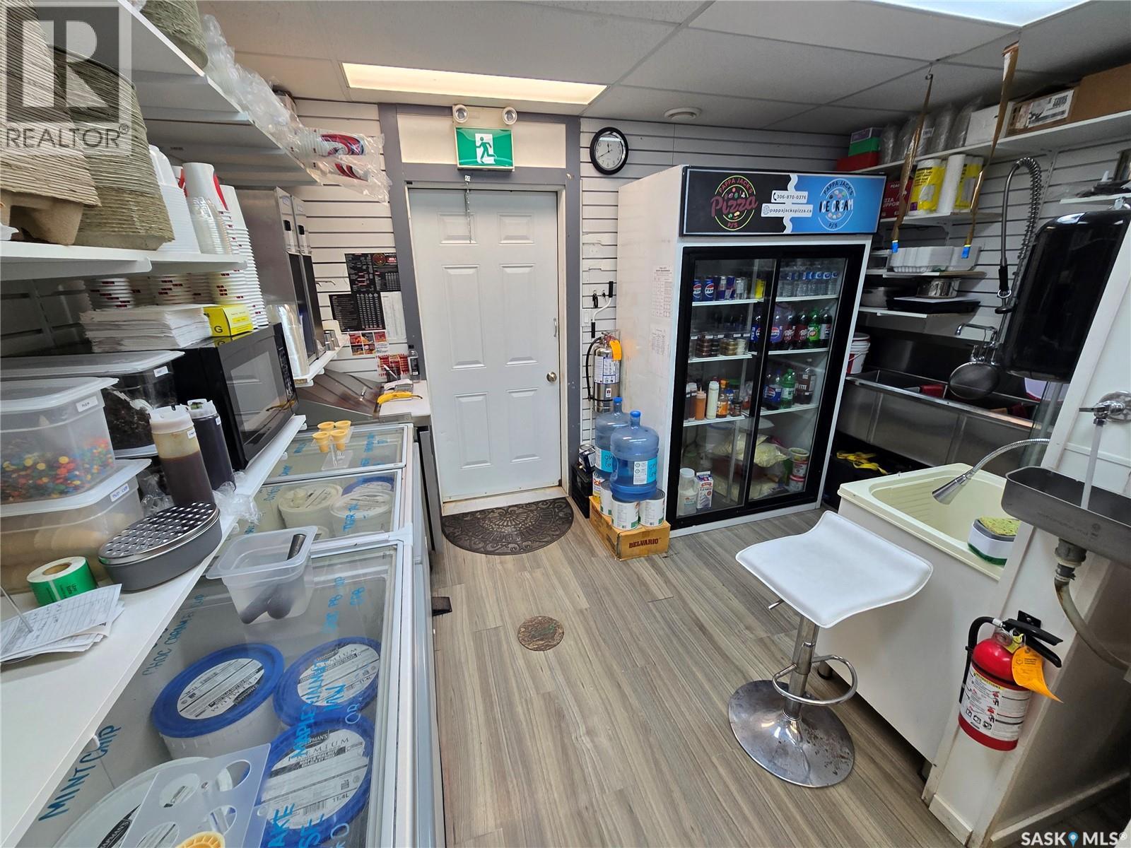 448 Government ROAD NE, Weyburn — photo 11
