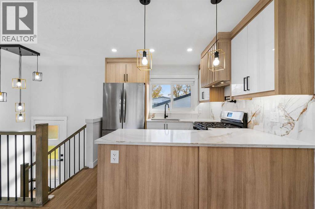 2415 22 Avenue SW - 10
