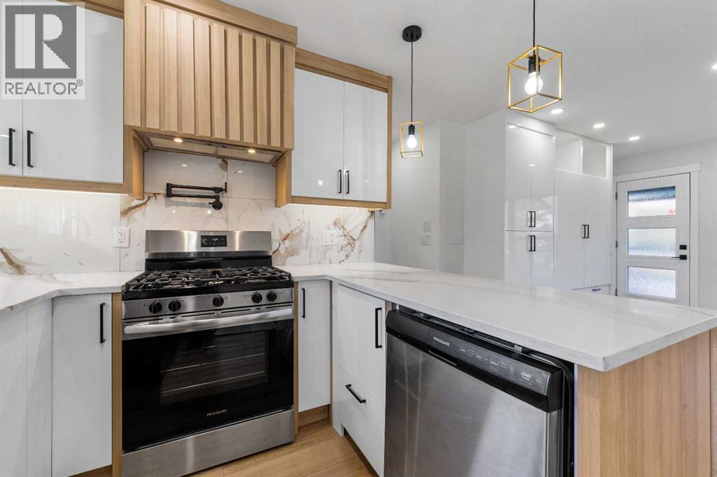 2415 22 Avenue SW - 14
