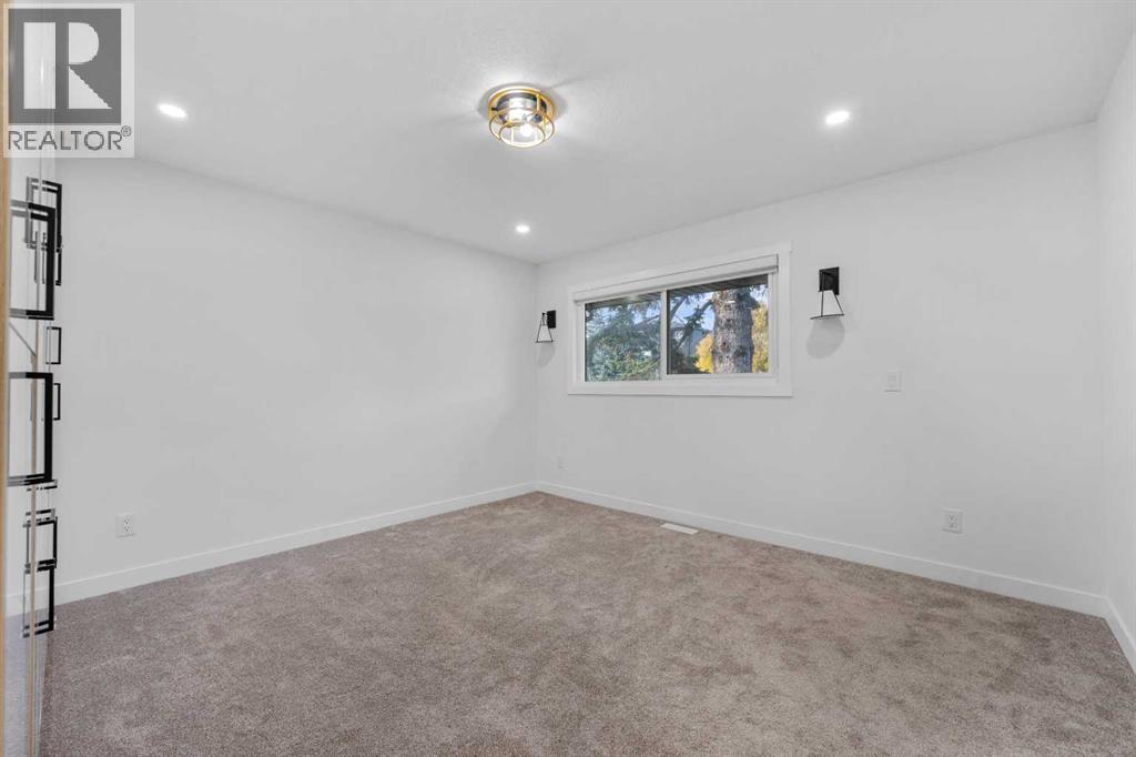 2415 22 Avenue SW - 21