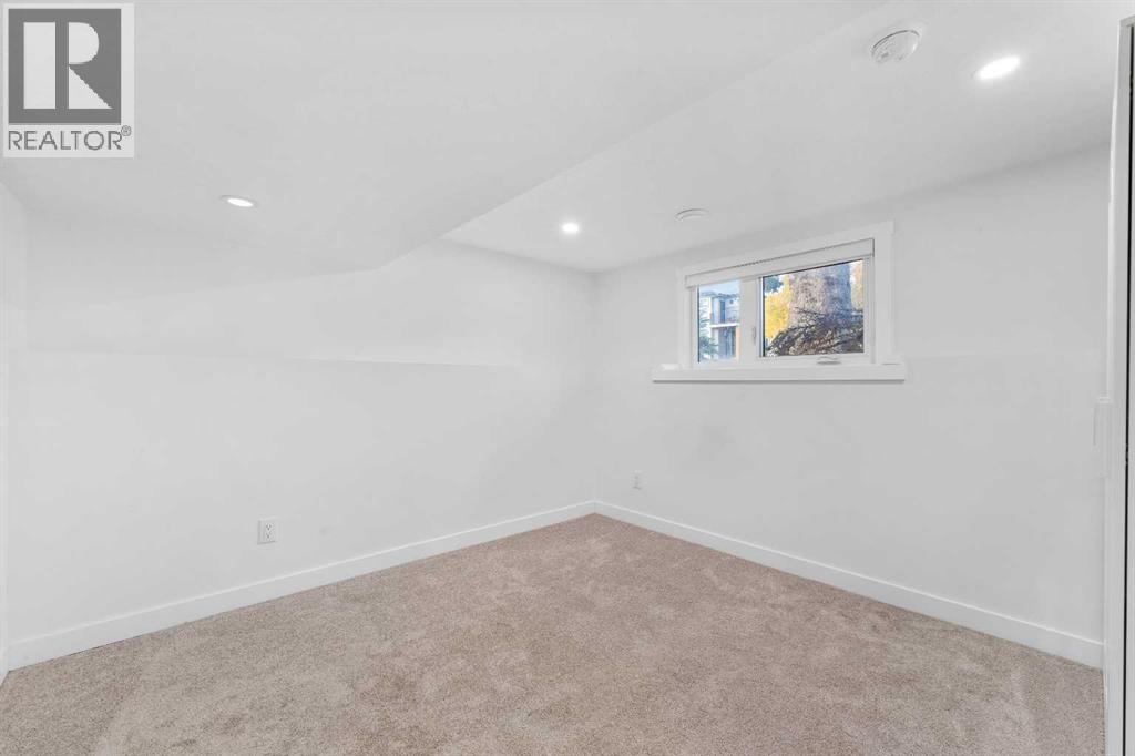 2415 22 Avenue SW - 40