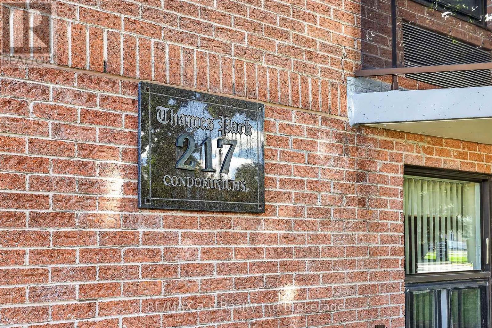 #406 217 THAMES STREET S - 1