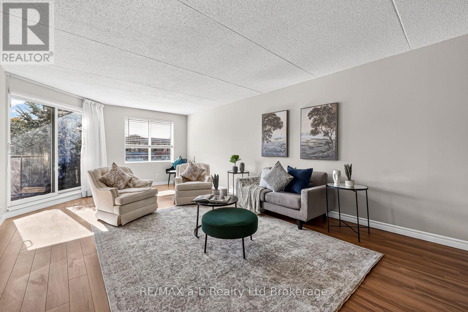 #406 217 THAMES STREET S - 16