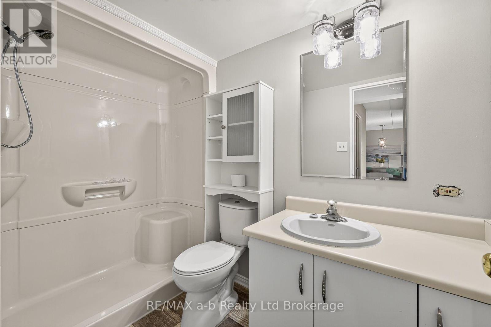 #406 217 THAMES STREET S - Image 30