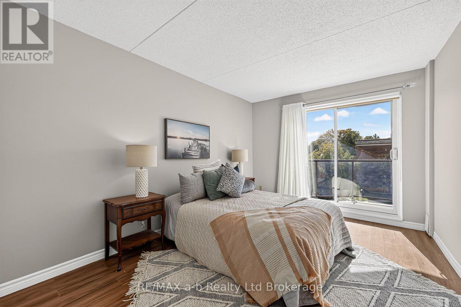 #406 217 THAMES STREET S - 31