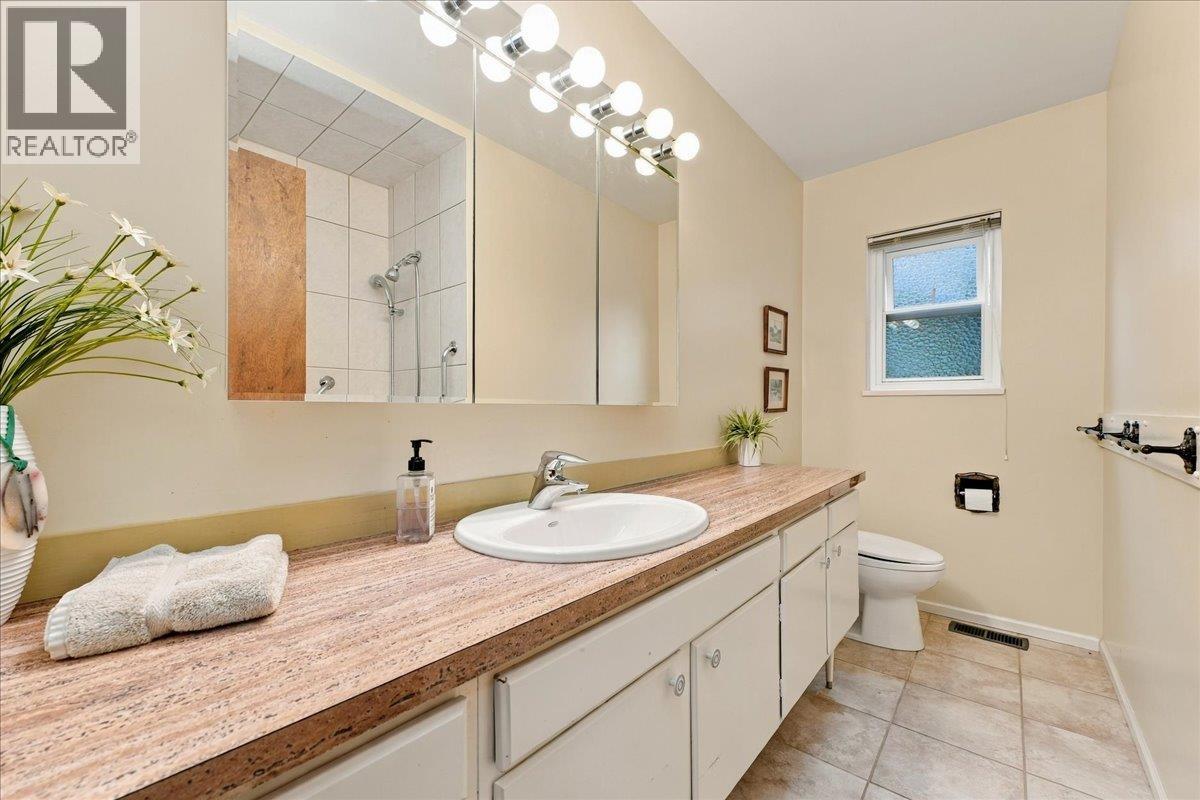 4295 NOTTINGHAM ROAD, North Vancouver