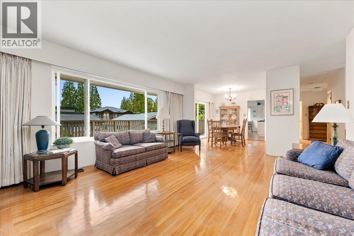 4295 NOTTINGHAM ROAD, North Vancouver