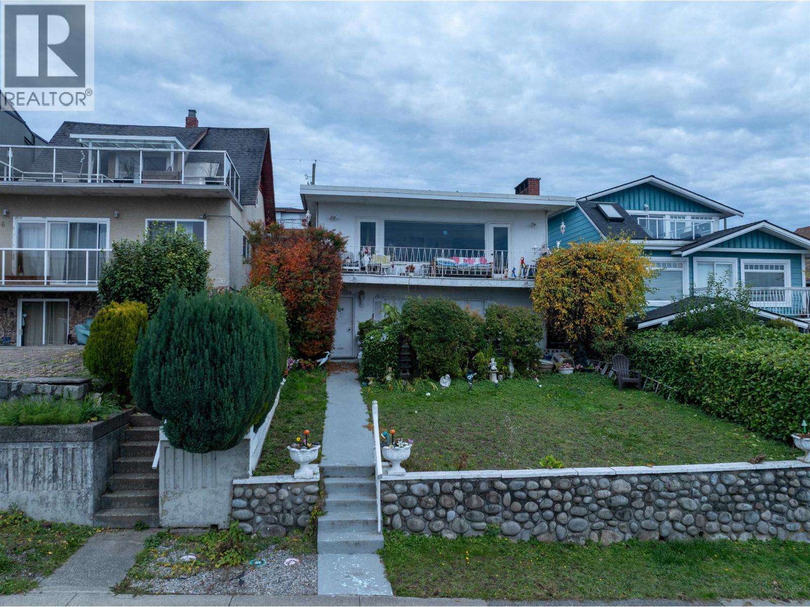 34 N HYTHE AVENUE, Burnaby - Image 1