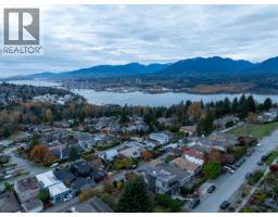34 N Hythe Avenue, Burnaby, BC V5B1G4 Photo 13