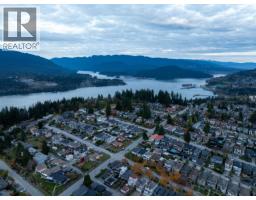 34 N Hythe Avenue, Burnaby, BC V5B1G4 Photo 17