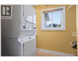 Living room - 4970 Kennedy Street, Beamsville, ON L3J0G5 Photo 19