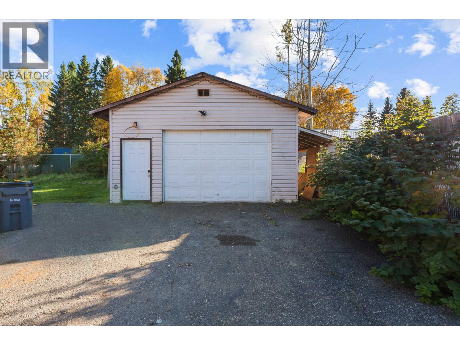 Living room of 7139 GLENVIEW DRIVE · Prince George, BC