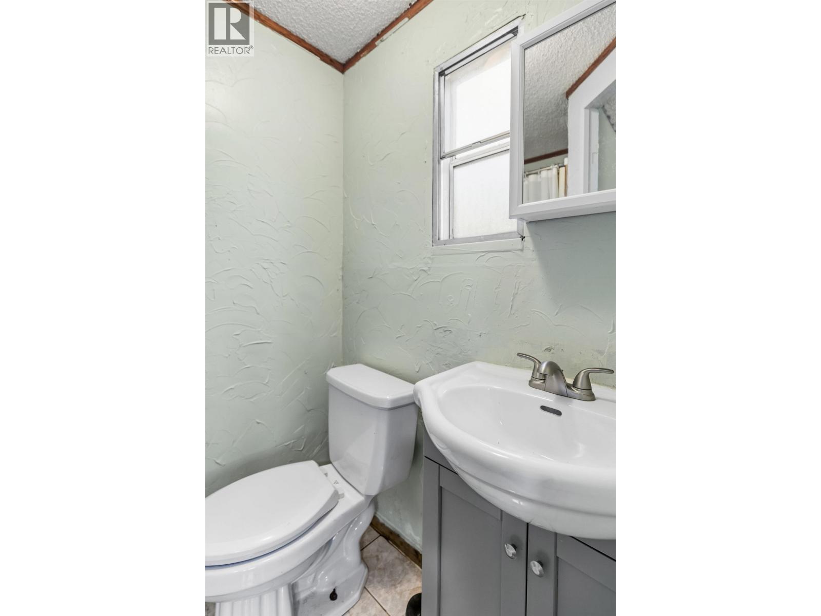 Photo 14 of 22 — 7139 GLENVIEW DRIVE · Prince George, BC