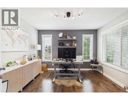 2pc Bathroom - 51 Panamount Heights Nw, Calgary, AB T3K5T2 Photo 6