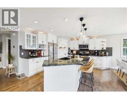 4pc Bathroom - 51 Panamount Heights Nw, Calgary, AB T3K5T2 Photo 12
